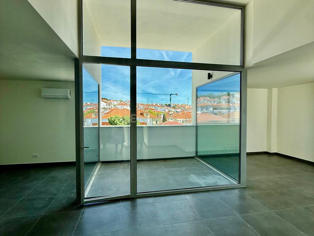 Exclusivo Triplex com Piscina Privada no Rooftop – Viva o Charme de Alcácer do Sal - Image 7