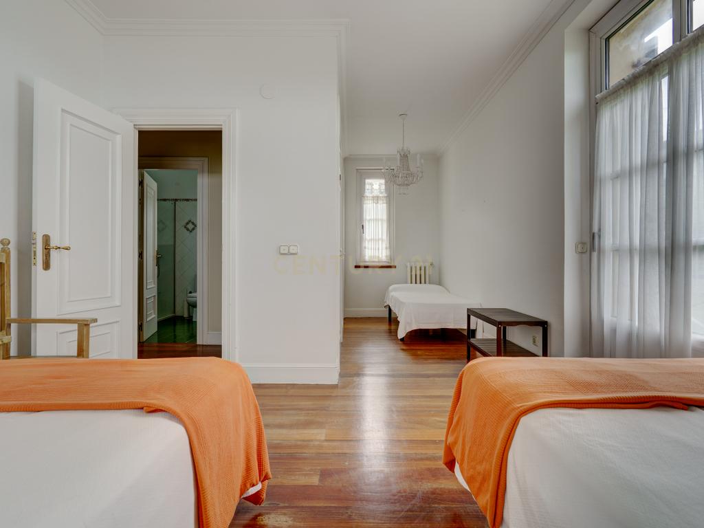  - Image 13
