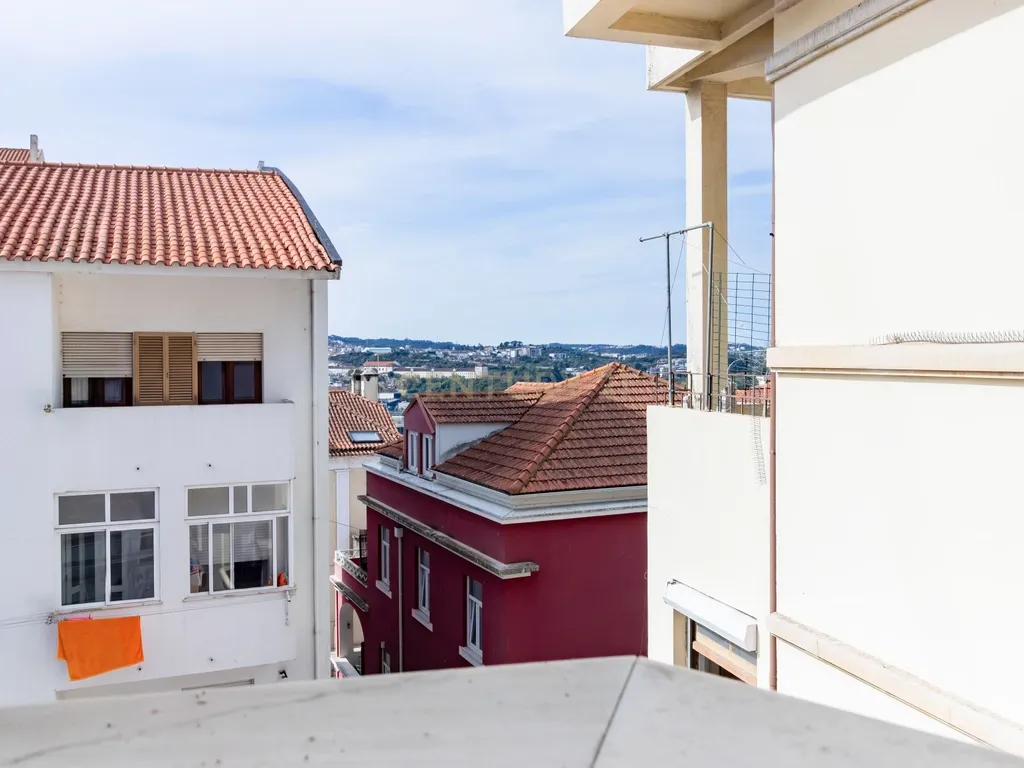 Apartamento T3 na Rua Doutor António José de Almeida 28, Coimbra, Portugal - Image 26
