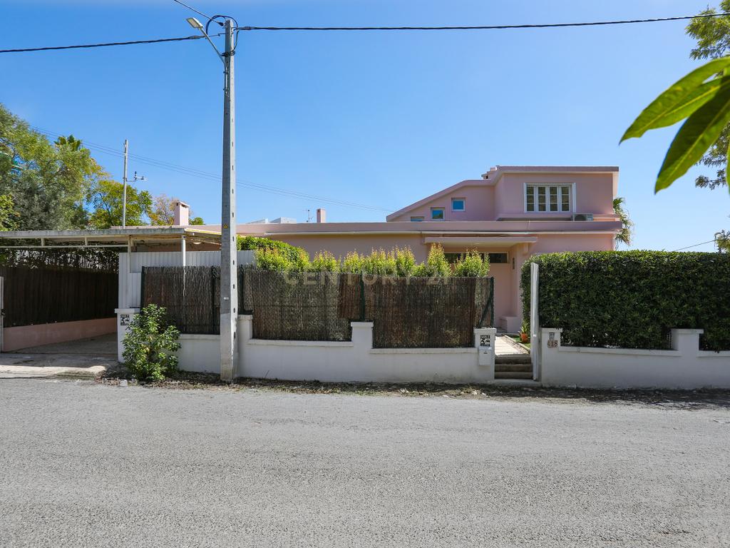 Deslumbrante Moradia T4+1 com Vista Mar e Piscina, Monte Estoril - Image 47