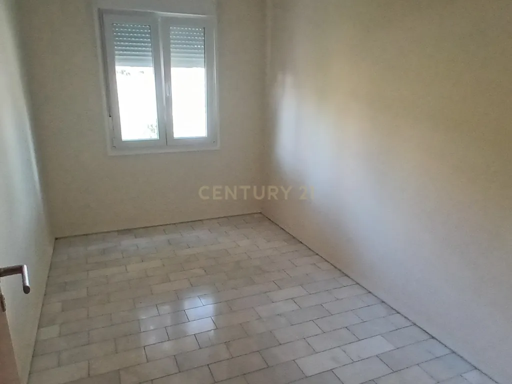 Apartamento T3 em Santo António dos Cavaleiros – Arrendamento - Image 9
