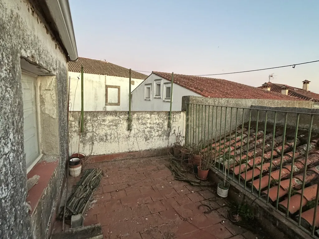 Edifício exclusivo com grande potencial numa das melhores zonas de Trujillo - Image 104
