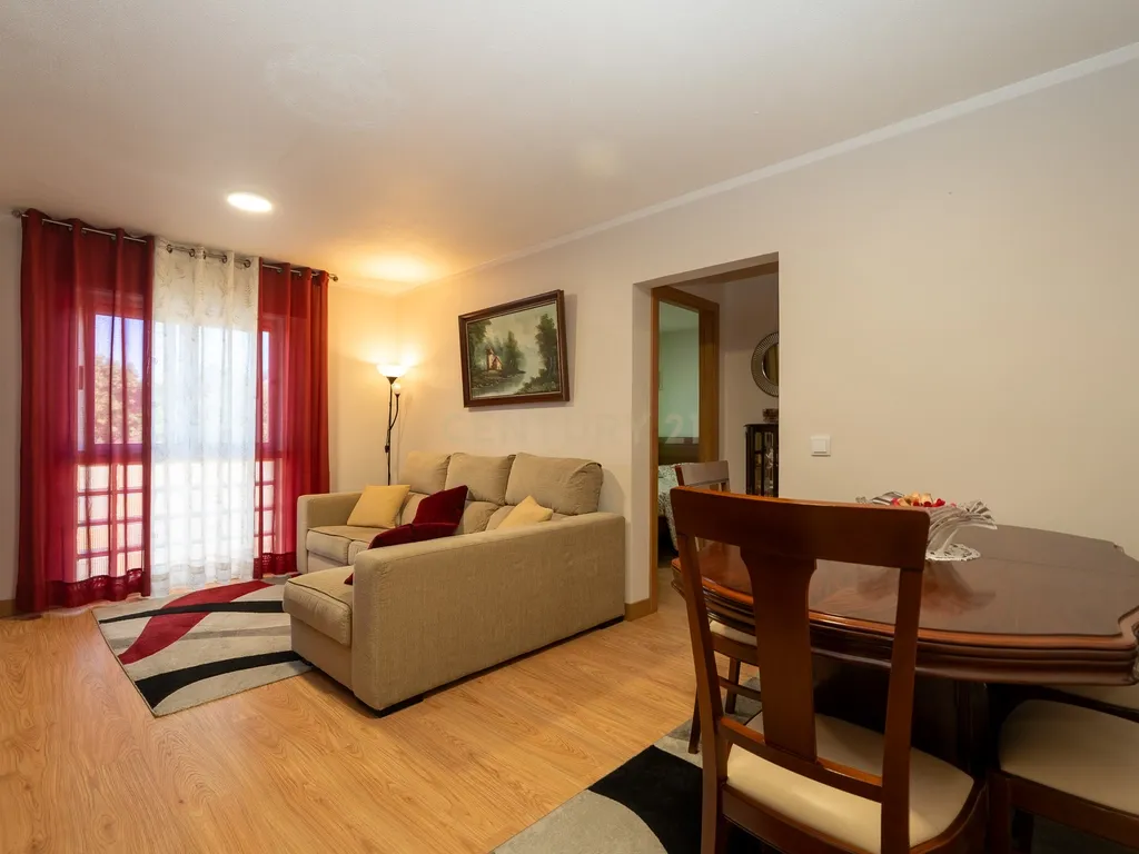 Apartamento de tipologia T2, totalmente renovado, localizado em Santo António dos Cavaleiros – Loures. - Image 6