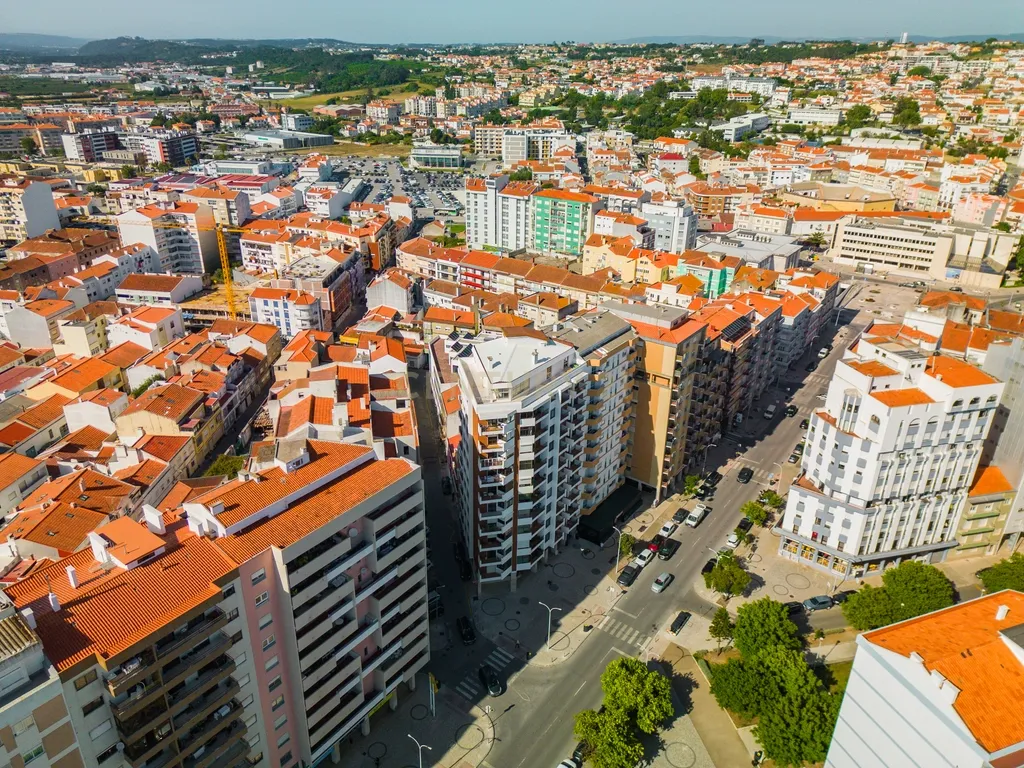 Apartamento T3 Totalmente Renovado | Centro de Caldas da Rainha - Image 33