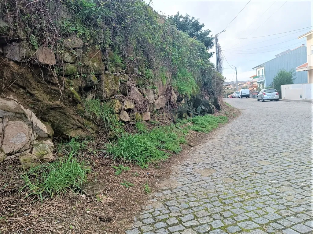 Lote para construção de moradia com 3 frentes perto do Freixo em Valbom, Gondomar, Porto - Image 18