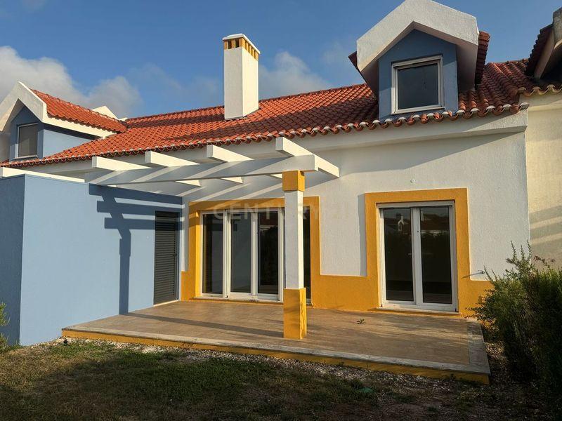 Encantadora moradia de 3 quartos situada no condomínio fechado Casas da Aldeia, em São Francisco da Serra - Image 9