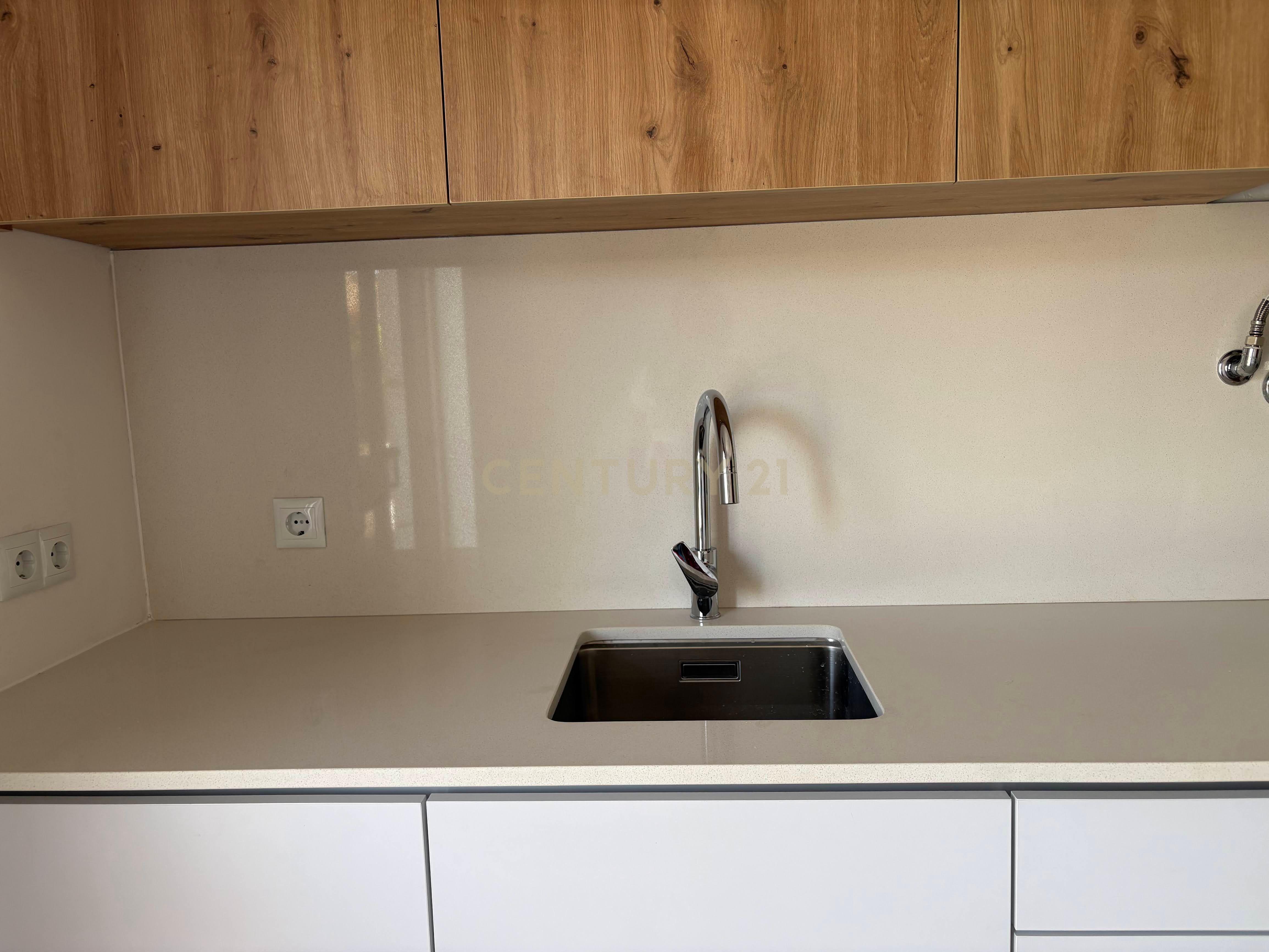 Fotografia 11 de T2 remodelado com garagem em Cascais