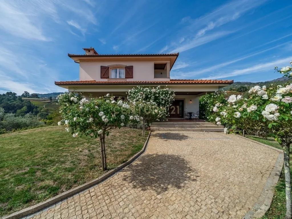 Quinta T3 + 1 com Piscina em Sermanha, Sedielos - Peso da Régua - Vila Real - Image 2