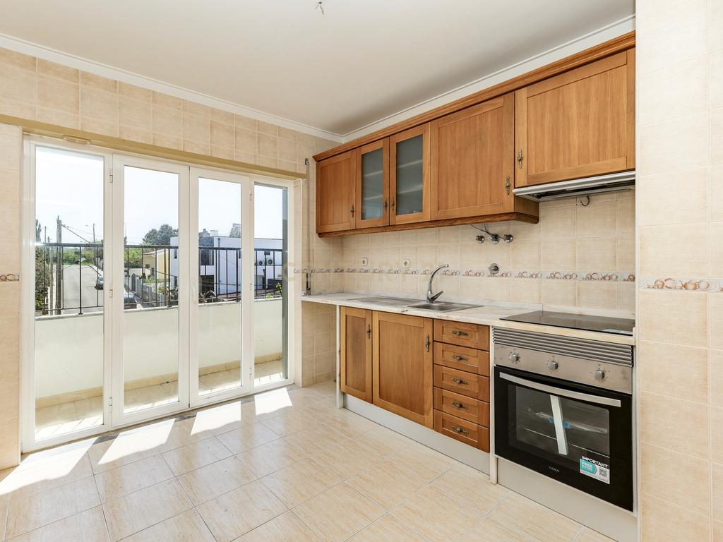 T2 RENOVADO NA SOBREDA - Image 1