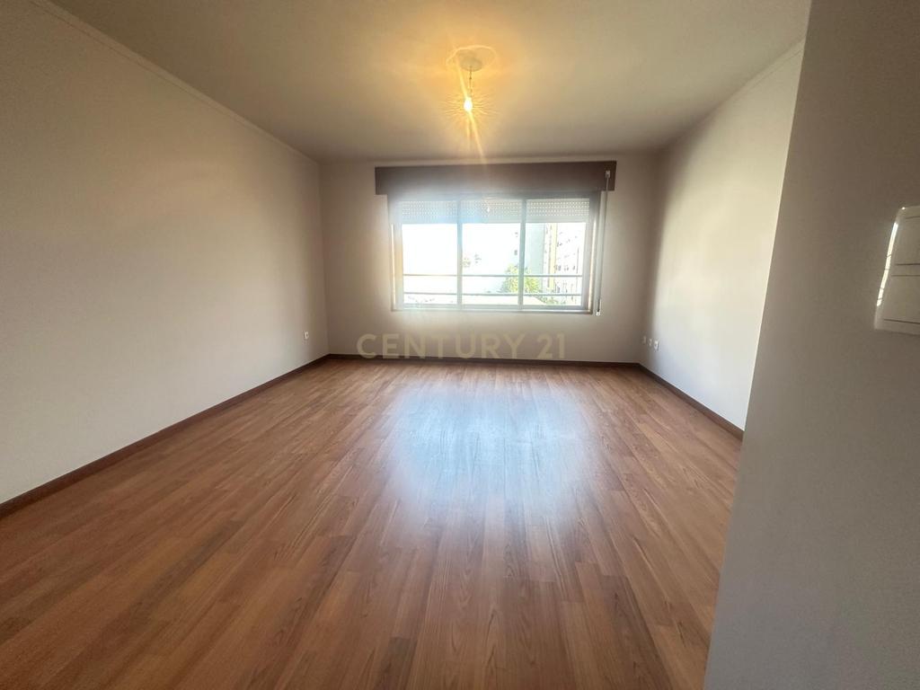 Apartamento T2 Remodelado em Avintes – Vila Nova de Gaia - Image 3