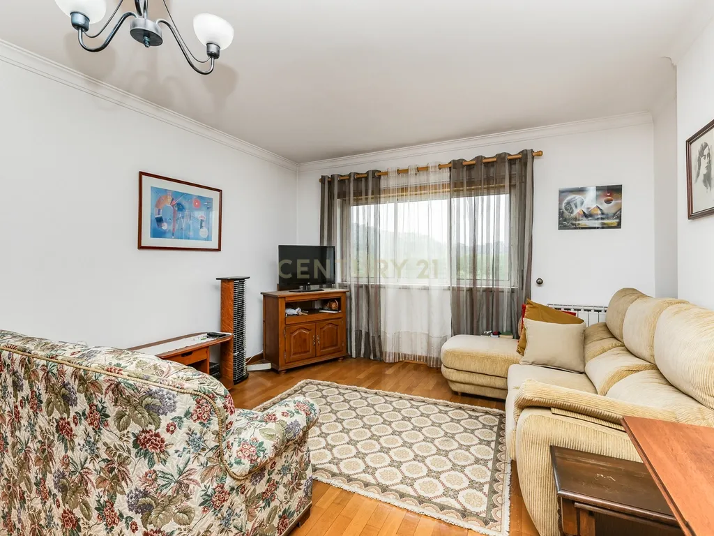 Apartamento T3 em Belas com 133m2 e box para uma viatura - Image 6