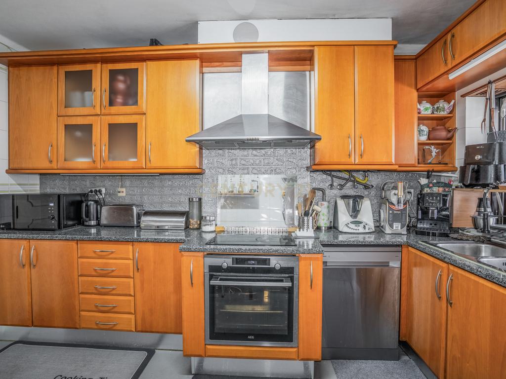 Apartamento Duplex T3+2 com Garagem Box - Image 8