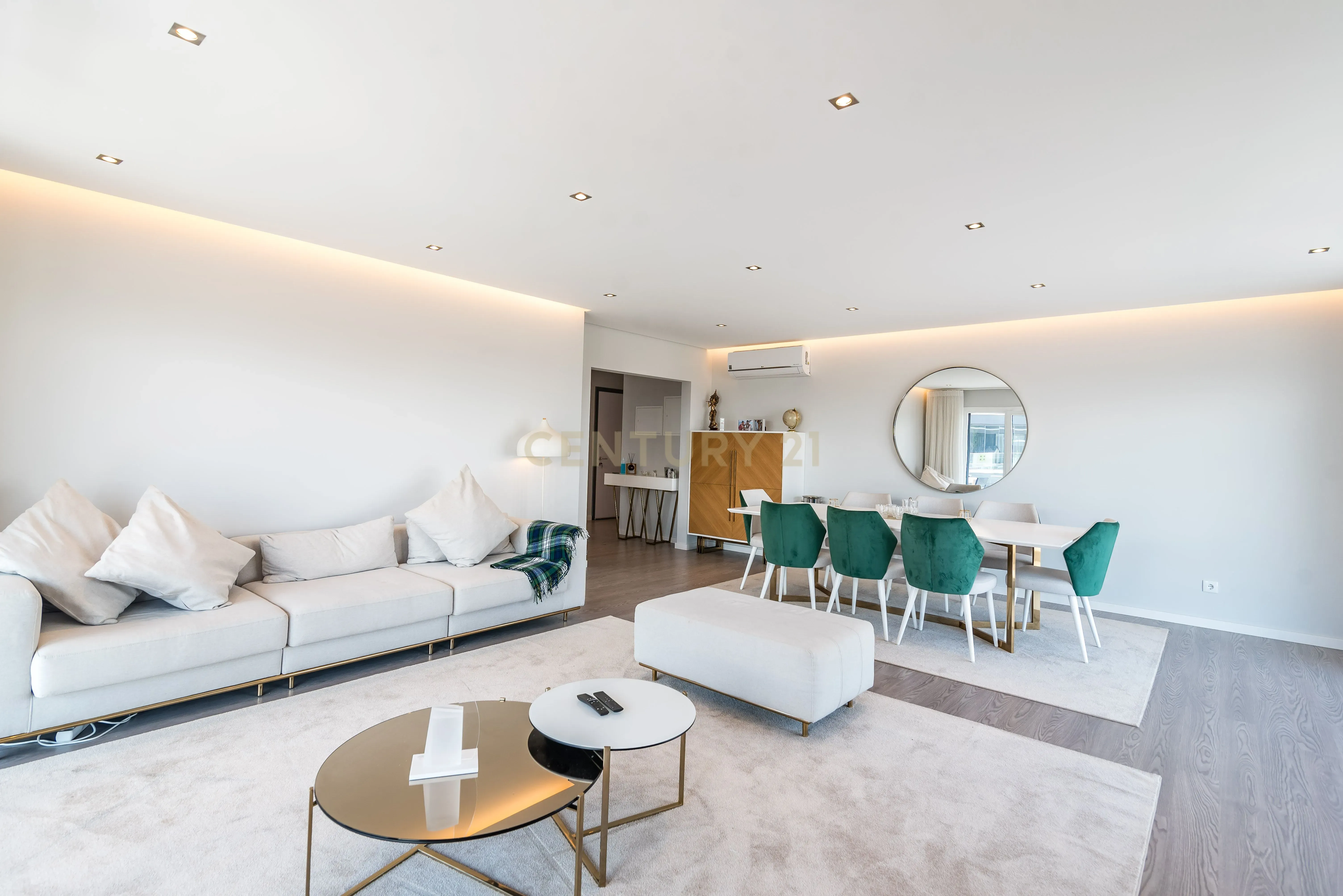 Luxuoso Apartamento T3 em Odivelas com Vista Panorâmica - Image 35