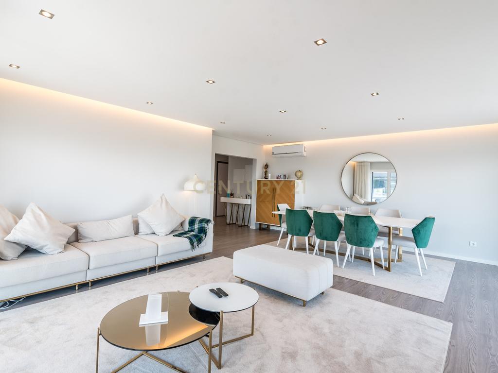 Luxuoso Apartamento T3 em Odivelas com Vista Panorâmica - Image 35
