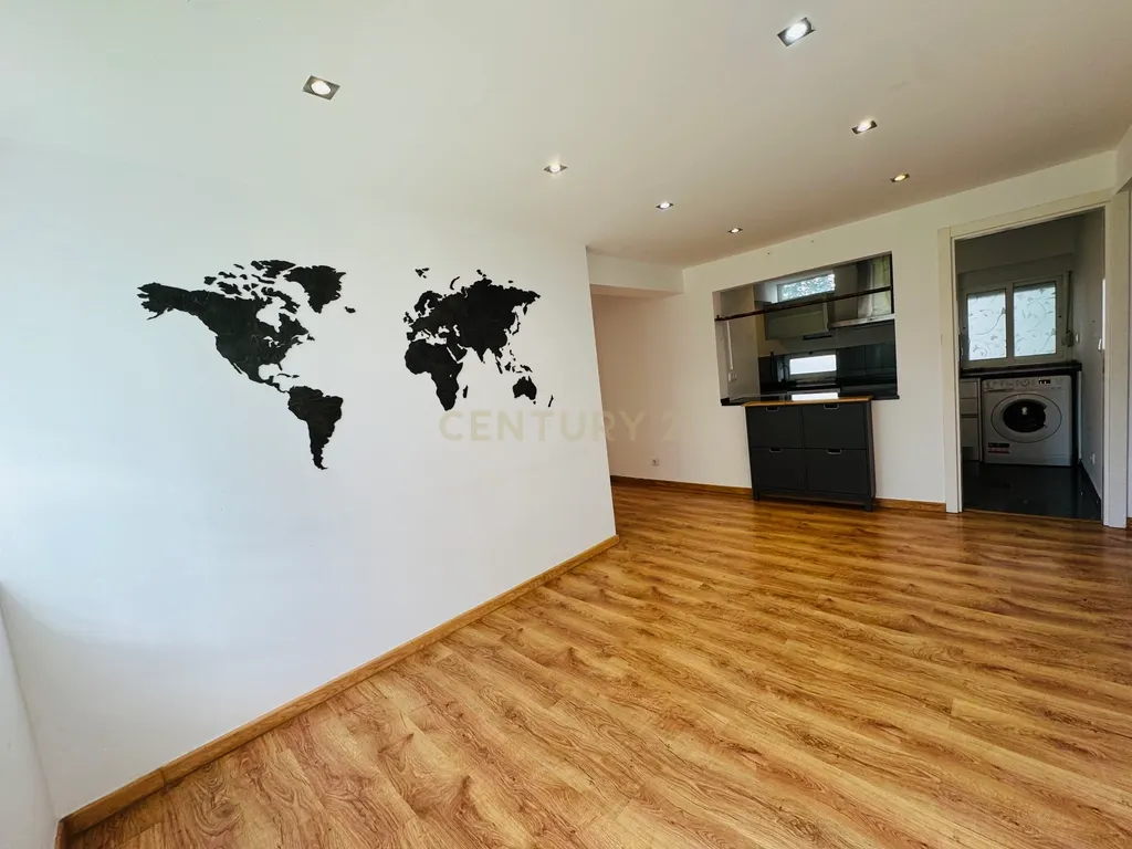 APARTAMENTO T3 REMODELADO NA ENCARNAÇÃO - Image 11
