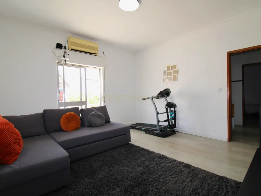 Apartamento T2 Quinta do Conde - Image 5