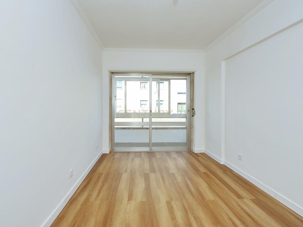 Apartamento Moderno Lisboa - 2 Quartos e Vista Cidade - Image 13