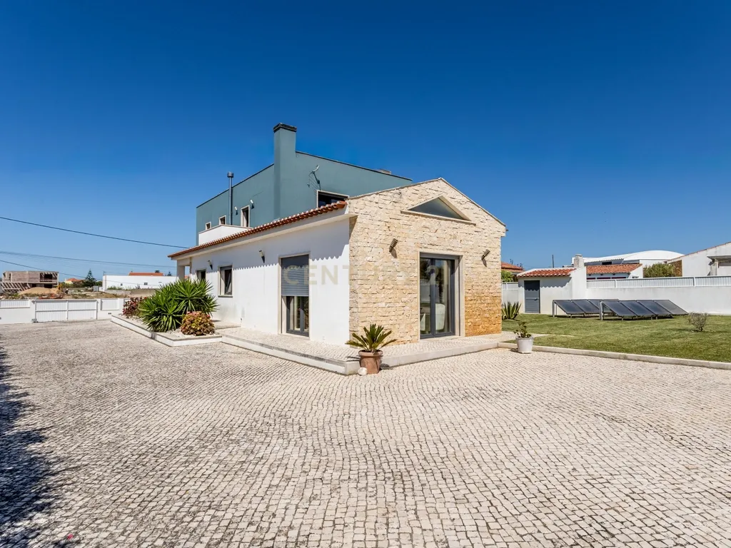 Moradia T4, em Sintra/Assafora, piscina e terreno de 3.720m2 - Image 9