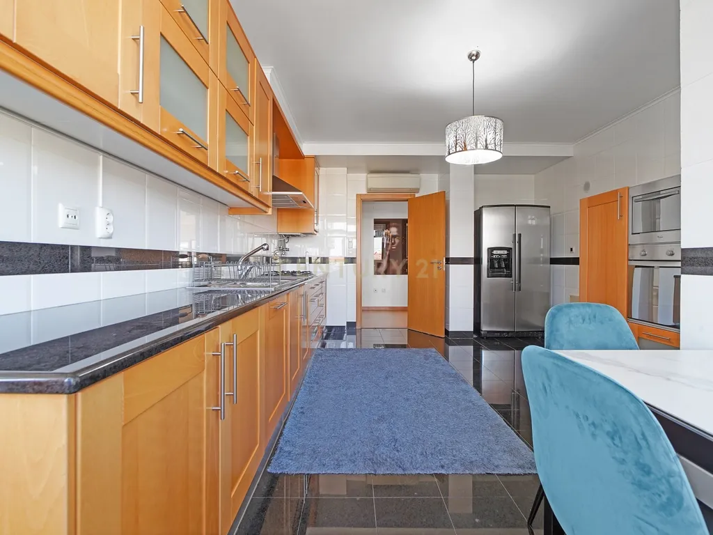 Apartamento T5 Duplex de Luxo para Arrendamento – Avenida do Brasil, Lisboa - Image 11