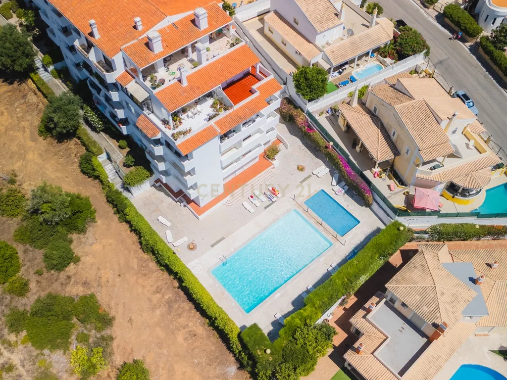 Apartamento renovado com Piscina, Garagem, com varandas, perto da praia em Alvor - Image 23