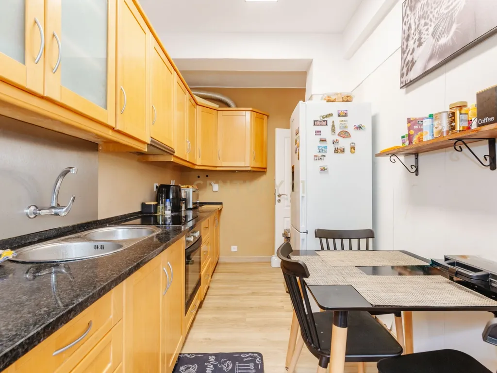 Apartamento T2 Renovado em Miratejo - Image 3