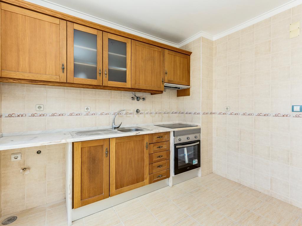 T2 RENOVADO NA SOBREDA - Image 5