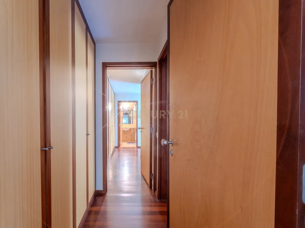 Apartamento T5 na zona do Aviz - Porto - Image 11