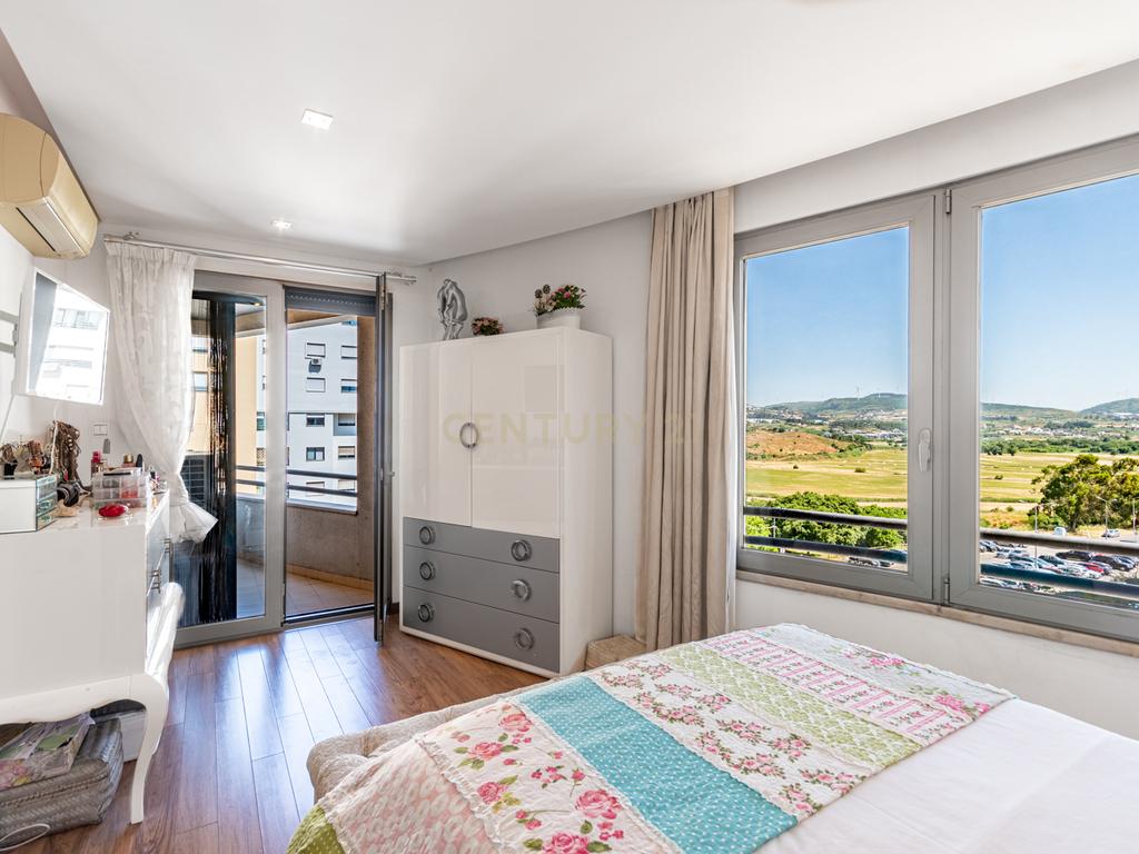 Apartamento T4 na prestigiada Urbanização Quinta do Infantado, Loures com Vista Panorâmica sobre as Lezírias - Image 27