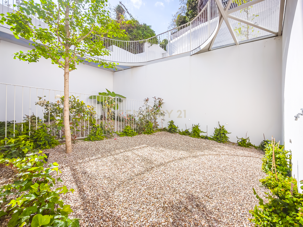 Venda Apartamento T1 Rua das Taipas - Image 10