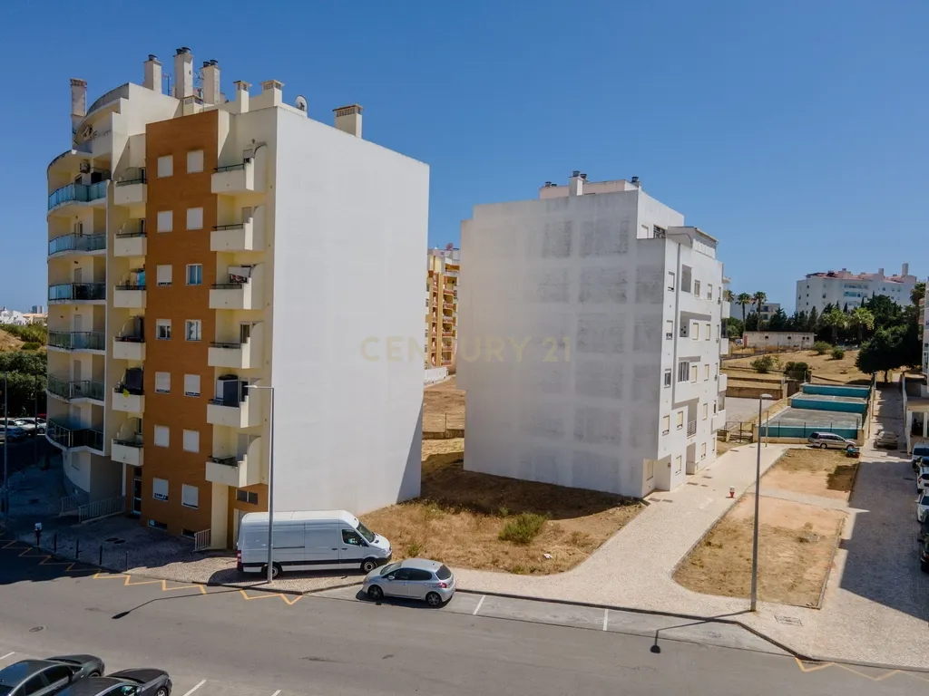 Investimento Imobiliário, Lote Urbano para Empreendimento Residencial em Portimão - Image 1