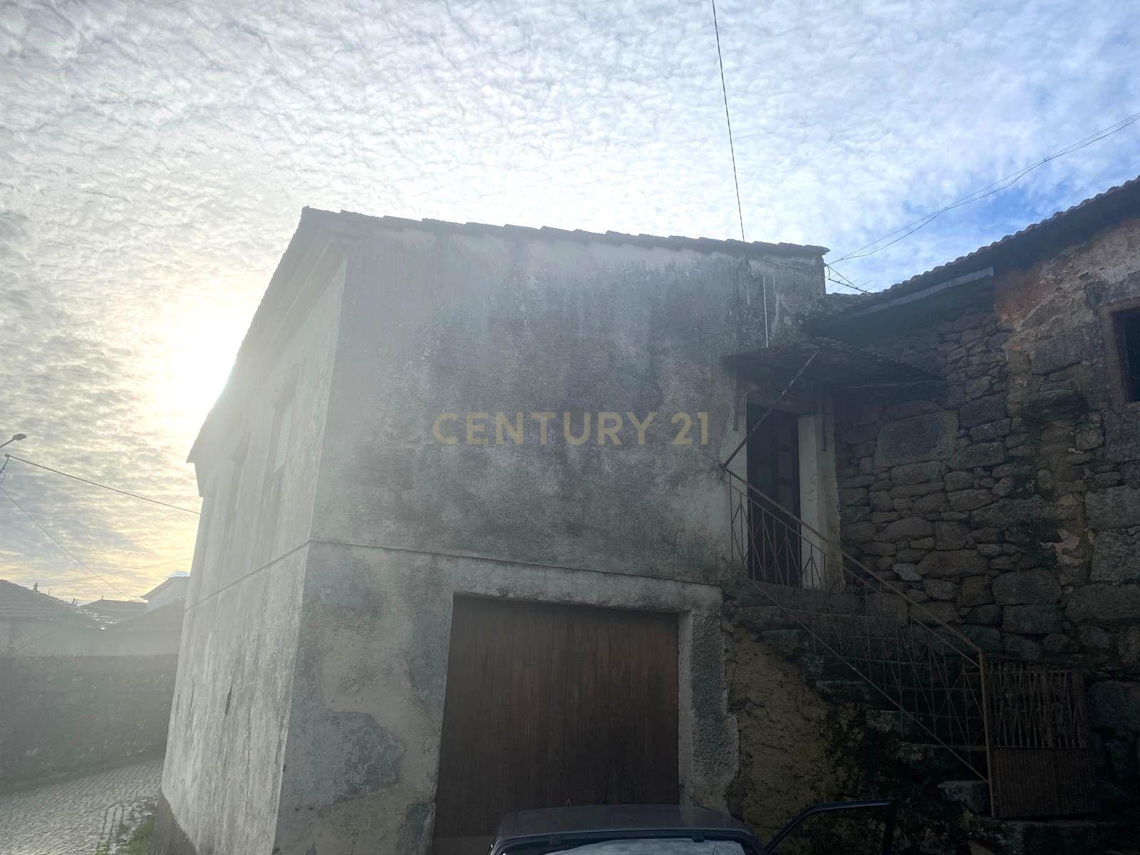 Fotografia 3 de Casa para reconstruir em Aldeia típica do Concelho
