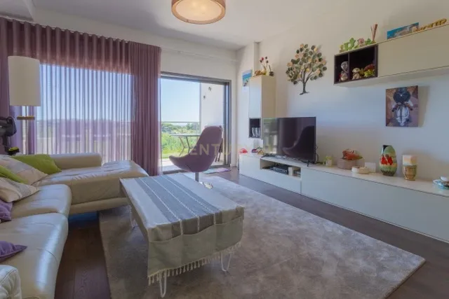 Luxuoso apartamento T3 duplex com Vista Panorâmica em Quinta de Santa Teresa, Charneca de caparica - Image 15