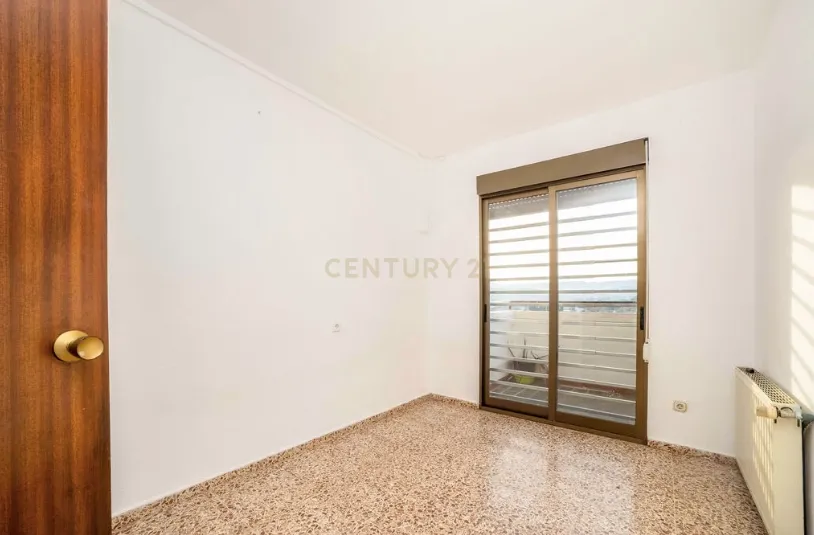 Oportunidade Única: Imóvel para Recuperação em Alicante - Image 34