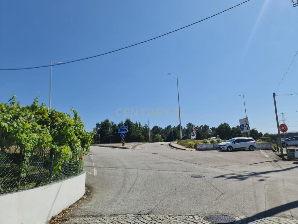 TERRENO PARA/CONSTRUÇÃO MORADIAS EM BANDA (PIP APROVADO COM PLANTAS PARA 3 HABITAÇÕES) PRÓXIMO AO POLO 1 LASKASAS E QUIM DAS FRANCESINHAS, A 2,2KM CONTINENTE E DO PARQUE DA CIDADE - REBORDOSA, PAREDES - Image 22