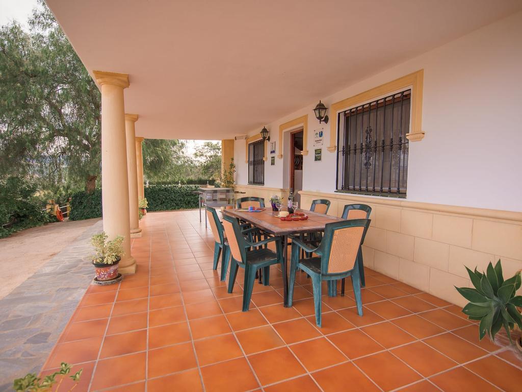Uma propriedade rural rodeada pela natureza com uma casa de dois andares, piscina privada vedada e terraço para banhos de sol, licença turística, um olival produtivo, instalações para animais adaptáveis ​​e acesso pavimentado a apenas 10 minutos de Ronda. - Image 28