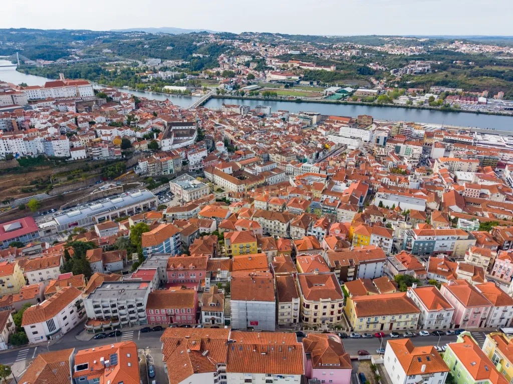 Apartamento T3 na Rua Doutor António José de Almeida 28, Coimbra, Portugal - Image 4