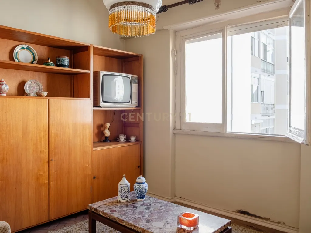 Apartamento na Póvoa de Santo Adrião | Ideal para Habitação Própria ou Investimento - Image 6
