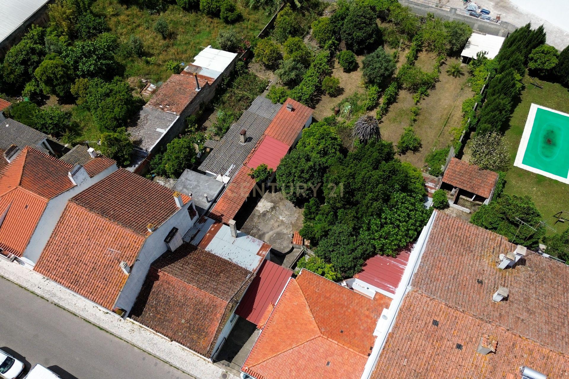 Moradia T3 com Jardim e Garagem em Santarém, Abrantes - Em Sistema de propostas Múltiplas - Image 10