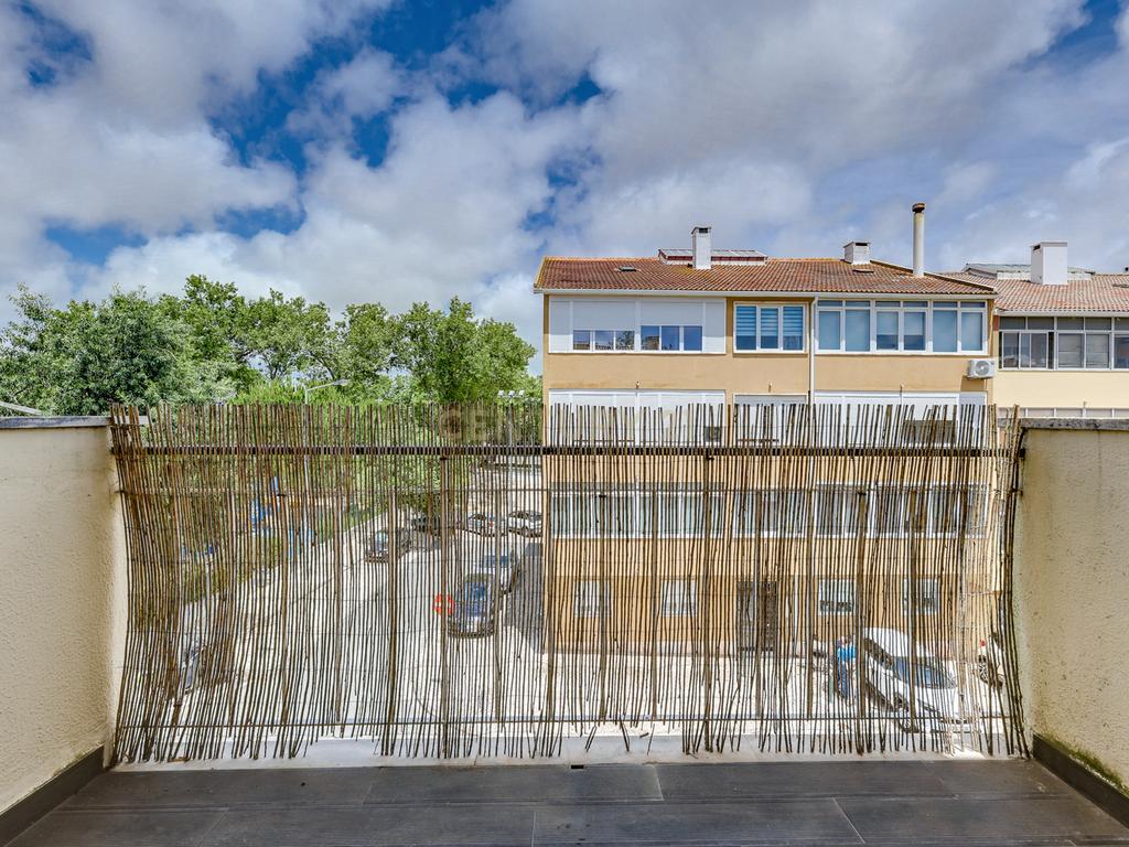 Apartamento T3 em Cascais com Luz Natural e Boa Localização - Image 27