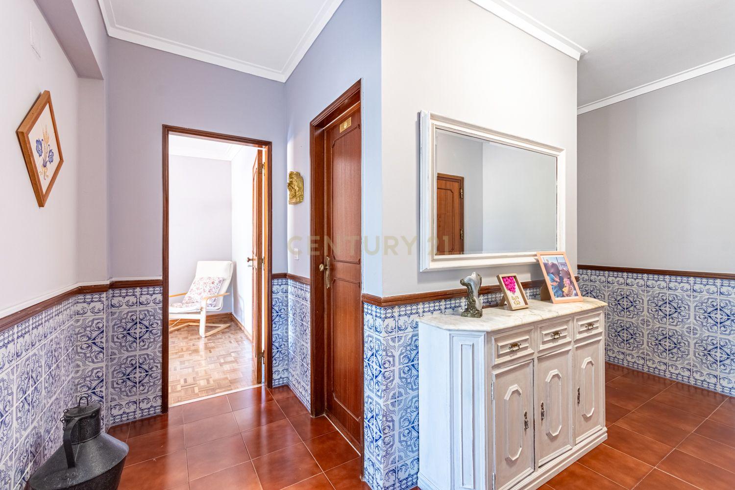Fotografia 11 de Apartamento T2 com elevador e varandas, em Algueirão-Mem Martins, Sintra