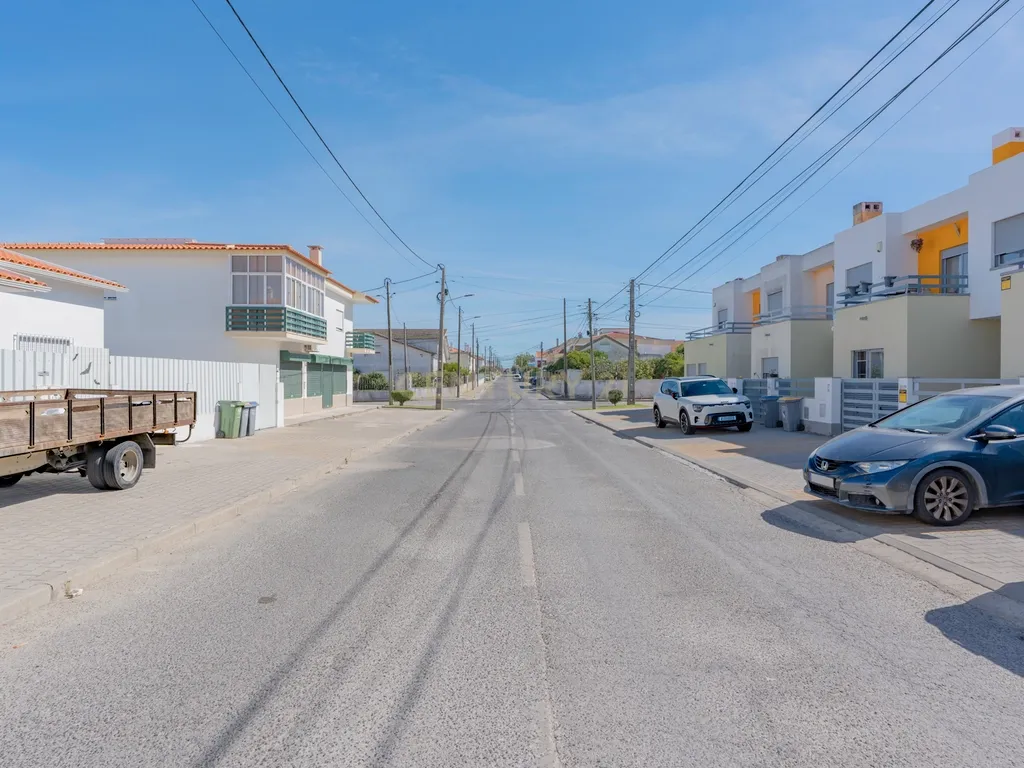 Moradia Isolada com Terreno de 1041 m² – Um Mundo de Possibilidades! - Image 121