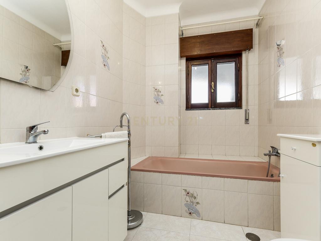 Moradia T8 de 288 m² no Centro de Montargil – Junto à Barragem - Image 13