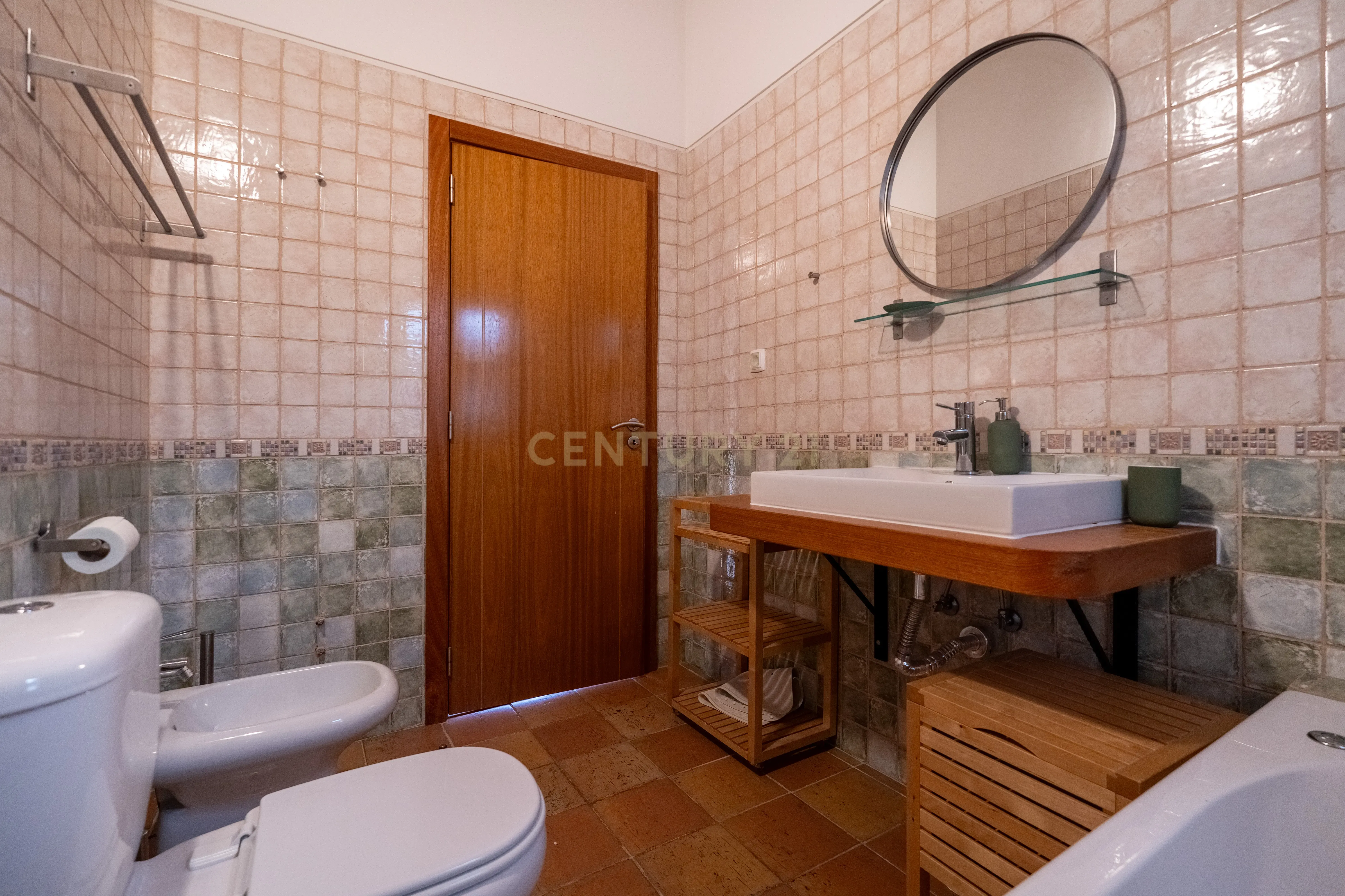 Moradia T3+3 com garagem privada e piscina comum em condomínio privado - Image 18