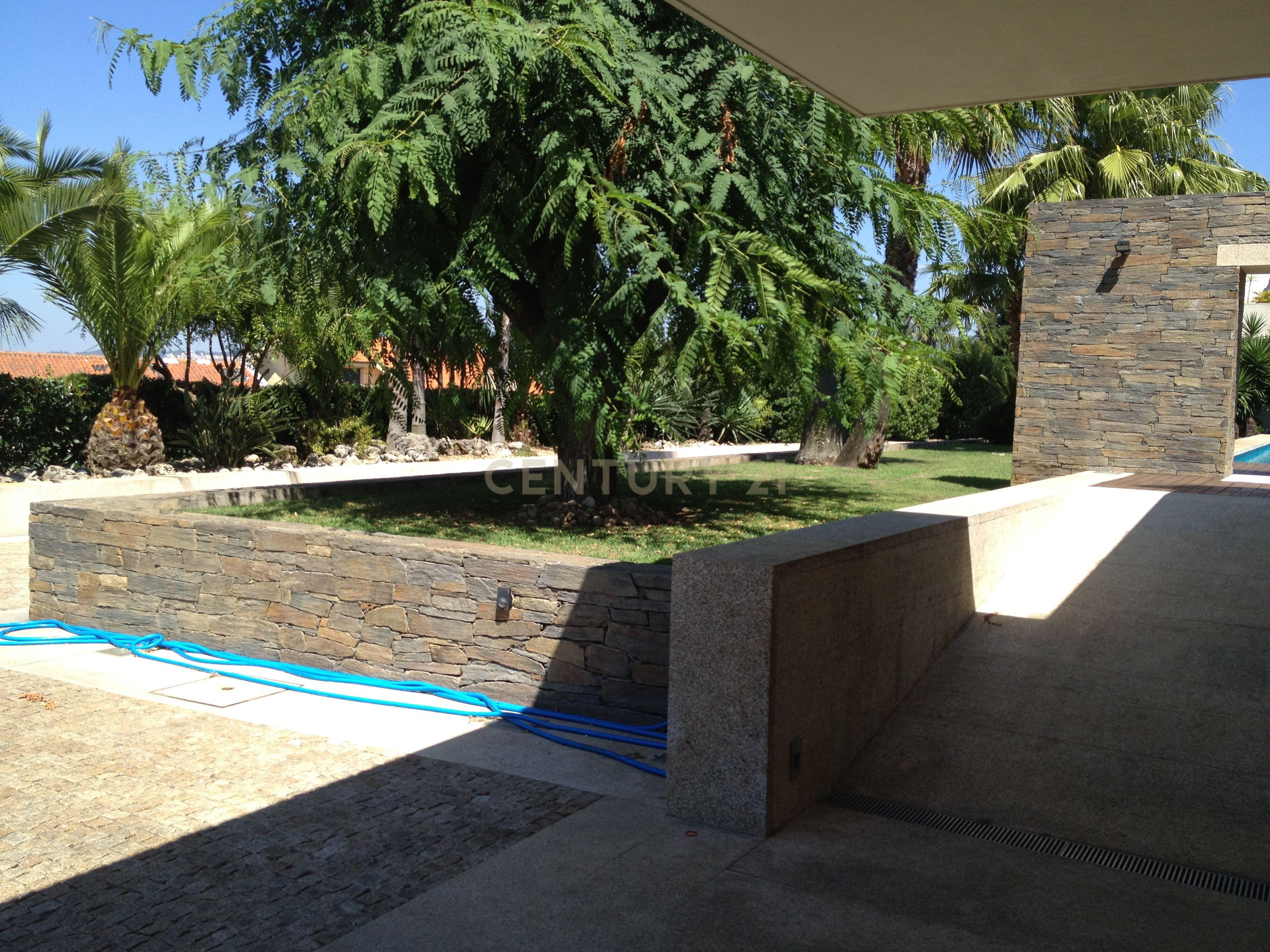 Moradia V5 de 4 frentes e piscinas - Image 67