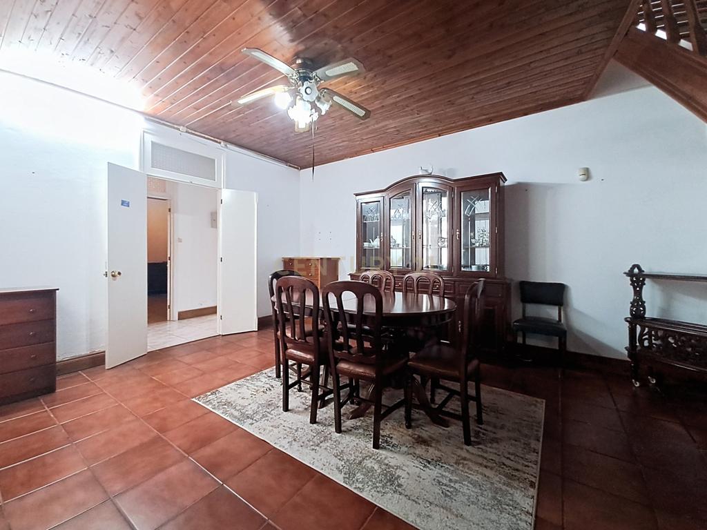 Moradia no Centro da Povoação com 2 Garagens - Image 18
