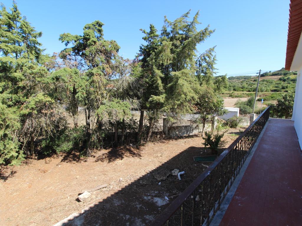 Encantadora Moradia com Jardim em Santiago dos velhos. - Image 22
