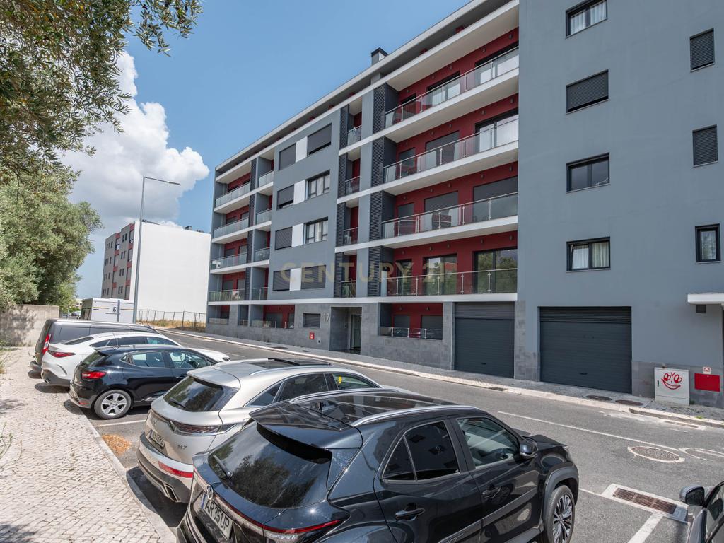 T3 com vista rio, box para 4 carros | Póvoa de Santa Iria - Image 8