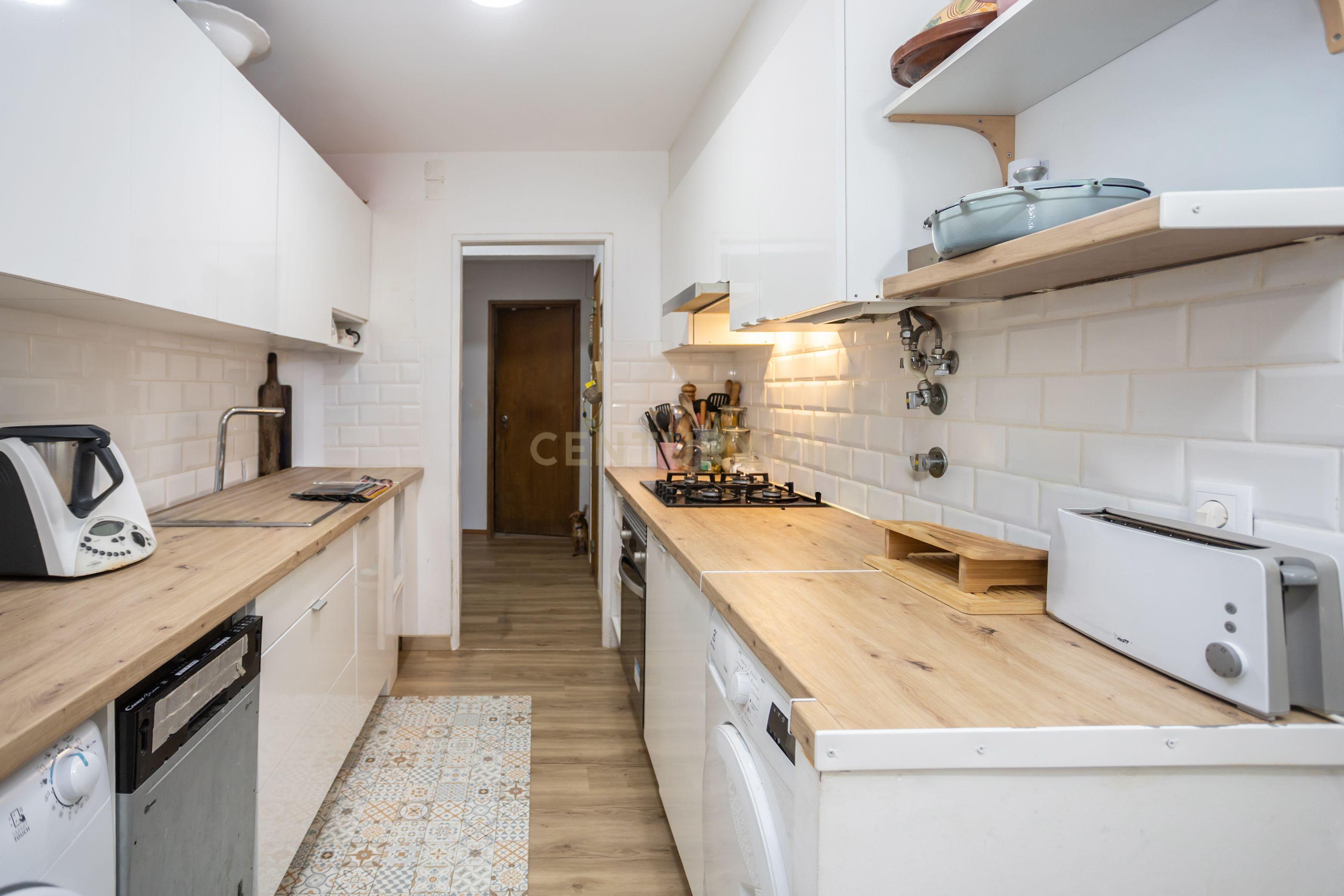 Fotografia 3 de APARTAMENTO T3 REMODELADO SETUBAL