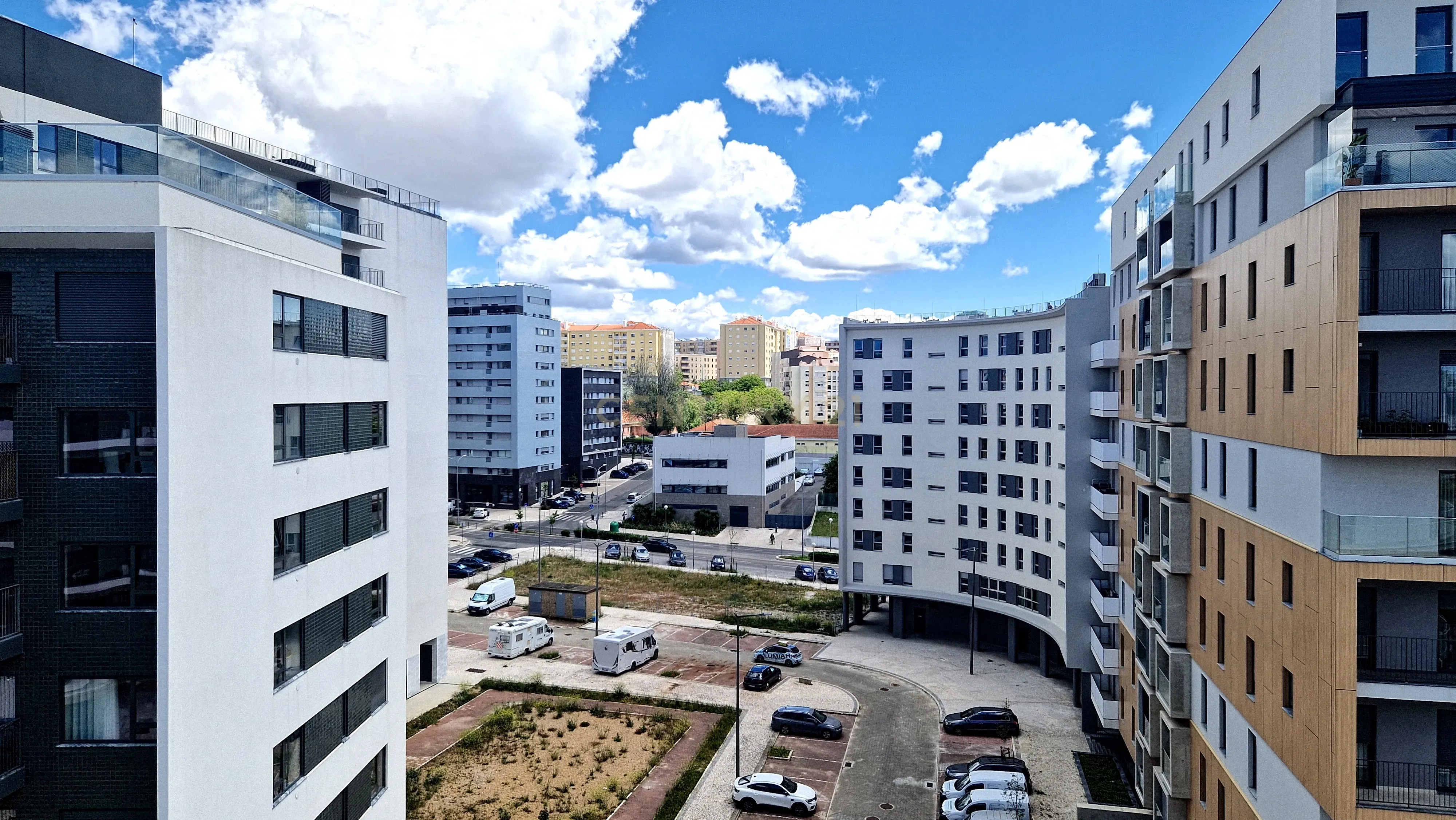 Alta de Lisboa, T3 - NOVO, 3 casas de banho e 2 lugares de garagem - Image 17