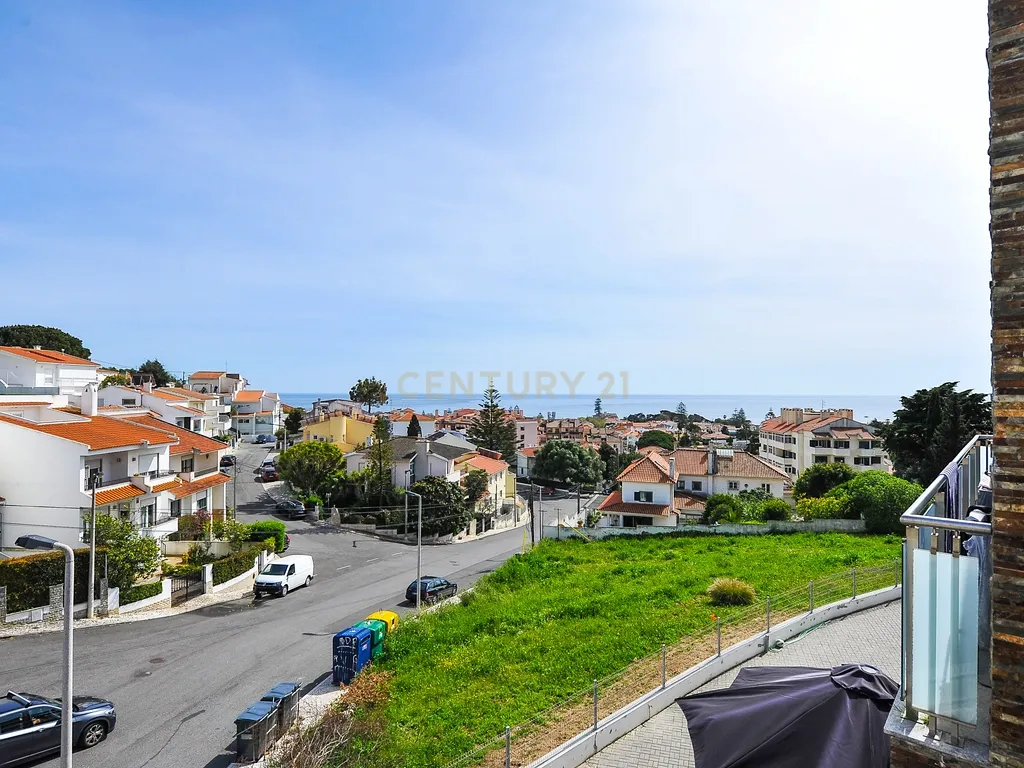 Moradia T3+1 Alto da Parede, em Condomínio Fechado com Vista Mar - Image 38